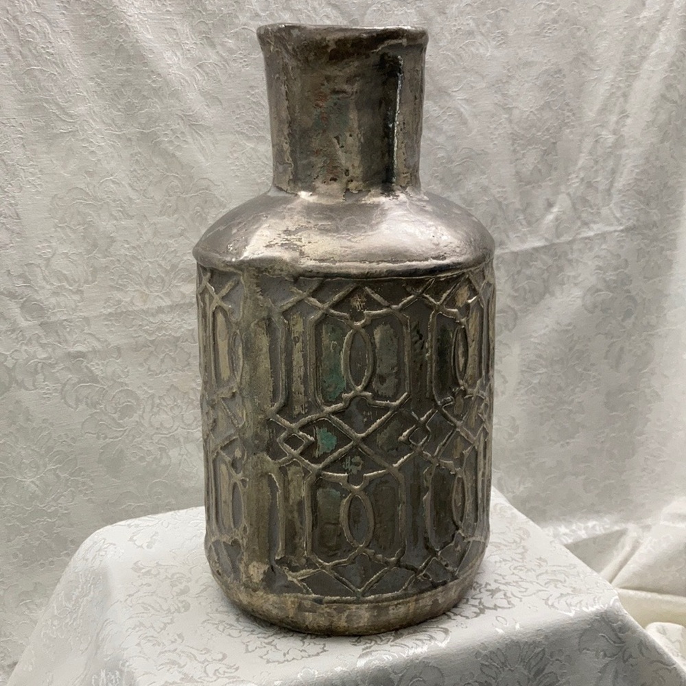 Pier One Rustic Silver Vase ➡️ BEAUTIFUL